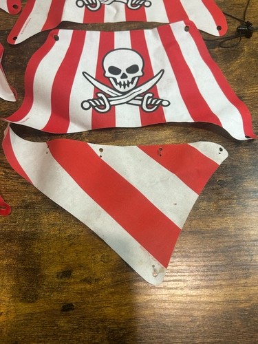 LEGO Pirates The Brick Bounty Loose Incomplete 70413 8 flags and partial hull - Picture 4 of 16