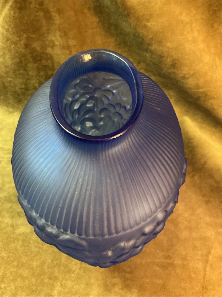 Rare 1930s Ritz/cobalt blue Old Morgantown glass daisy flower oval Vase - Image 3 of 4