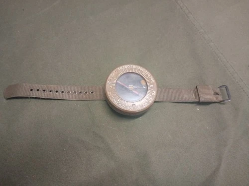WW2 US Military Wrist Compass - Airborne / Paratrooper Type
