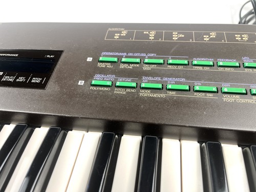 Yamaha DX21 FM Digital Keyboard Synthesizer Tested Black LED Display DX-21 - Picture 9 of 16