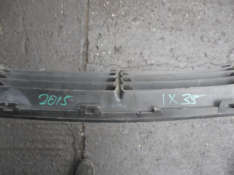 Parrilla de parachoques delantero Hyundai IX35 2015 Foto 2 de 4