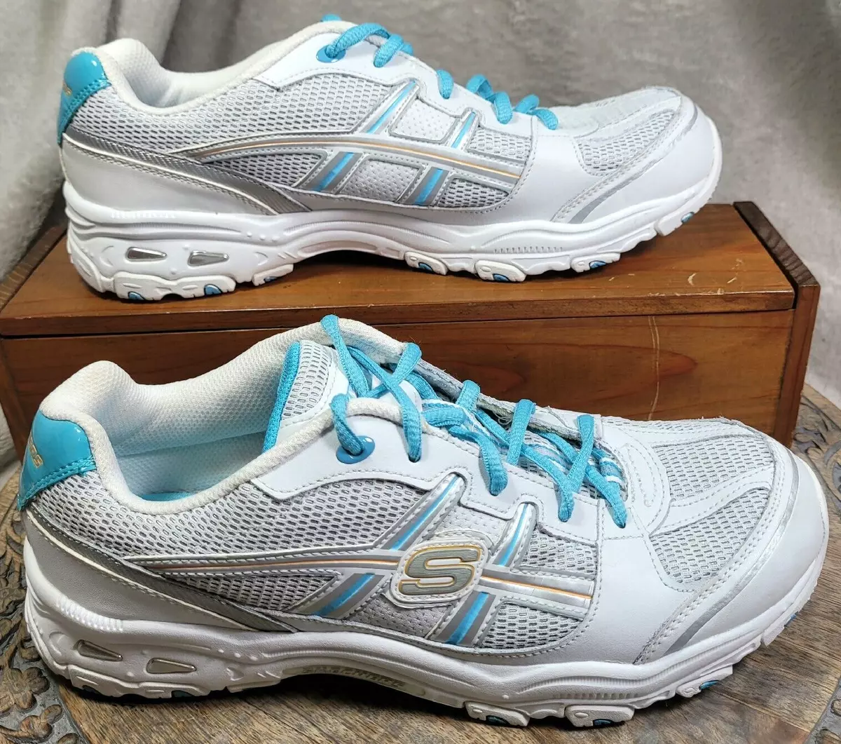 White tennis shop shoes skechers