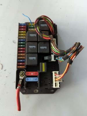 LAND ROVER RANGE ROVER REAR FUSE RELAY BOX MODULE UNIT OEM 2010 - 2012
