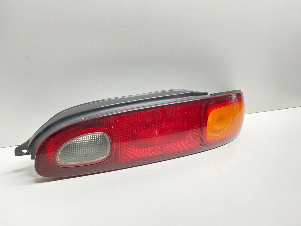 1993 - 1997 MAZDA MX6 RIGHT PASSENGER SIDE TAIL LIGHT LAMP OEM, 166-58645 - Image 4 of 4