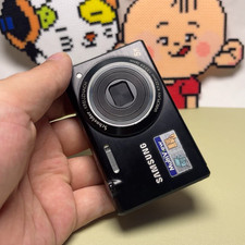 Samsung MV800 16 MP Flip-Out Vlog Compact Digital Camera with Touchscreen Black