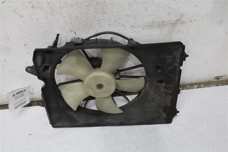 RADIATOR FAN ASSEMBLY Acura MDX 2007 07 2008 08 2009 09 1383773 - Image 2 of 4