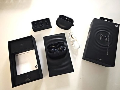 Xiaomi Buds 3T Pro with silicone cover, accessories, manual and original pack