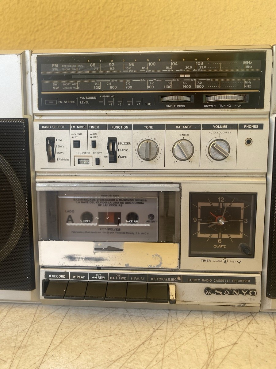 Vintage Boombox Sanyo M9837k Radio Recorder Cassette Player