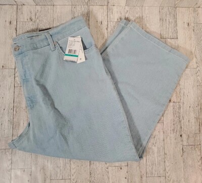 Gloria Vanderbilt CAPRIS Jeans 8 Amanda Light Blue Wash Slimming Effect NEW