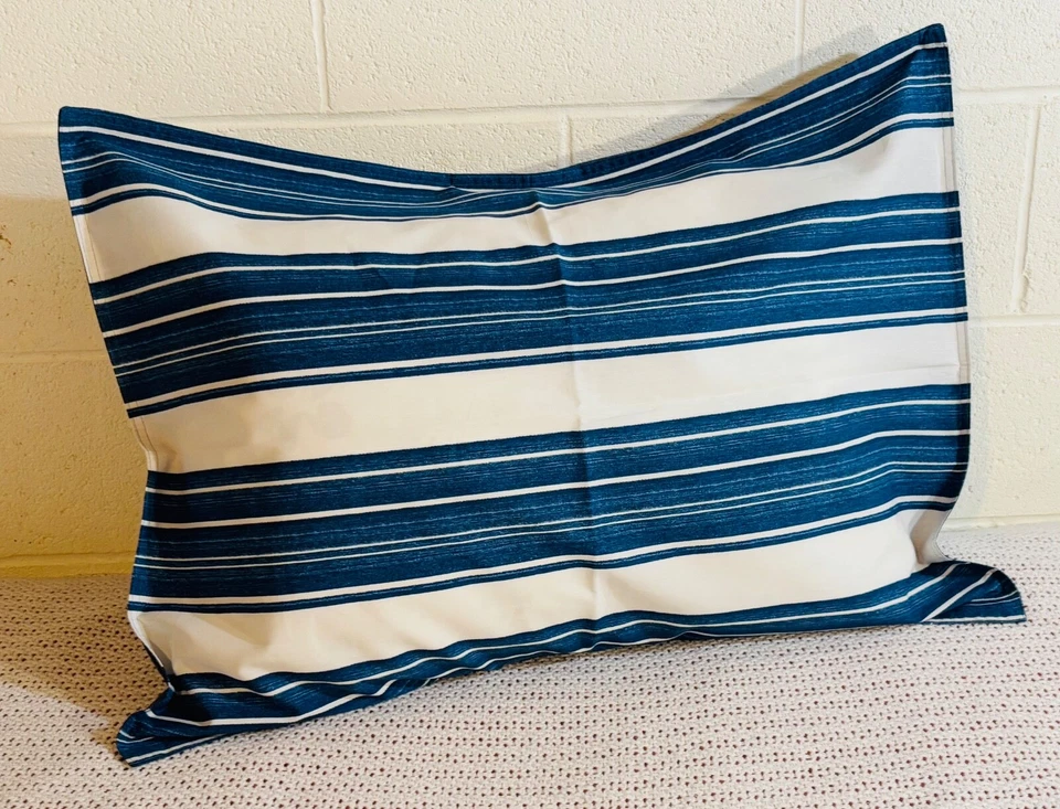 NAUTICA  Standard Sham 20 x 26 Navy Blue White 100% Cotton - Image 2 of 4