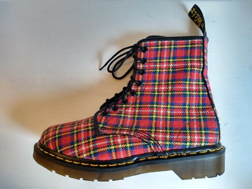 DR. MARTENS RED TARTAN PLAID BOOTS SIZE 
