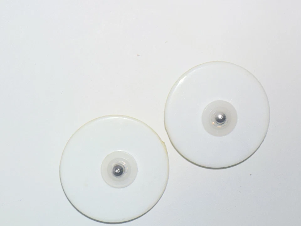 PENDIENTES, BOTÓN BIPLANO ESTILO BRILLANTE Y COLORIDO, PLÁSTICO PUSH THROUGH R20 Foto 2 de 2