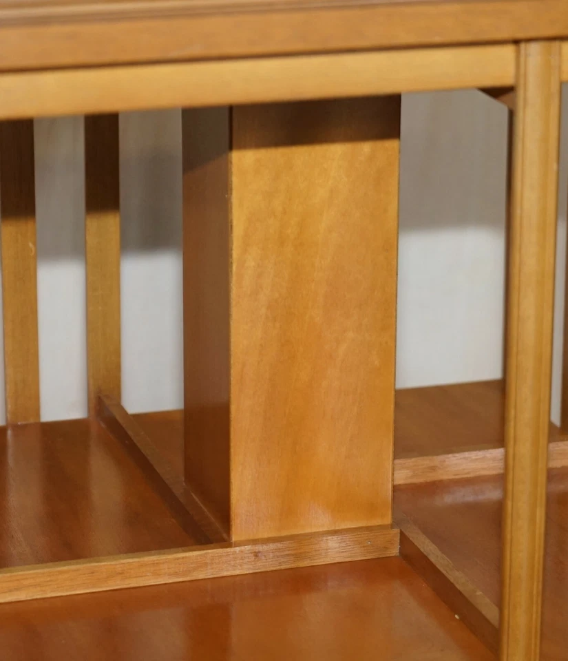 HERMOSA ESTANTERÍA GIRATORIA SHERATON REVIVAL REBABAS TEJO Y MADERA SATINADA Foto 4 de 4