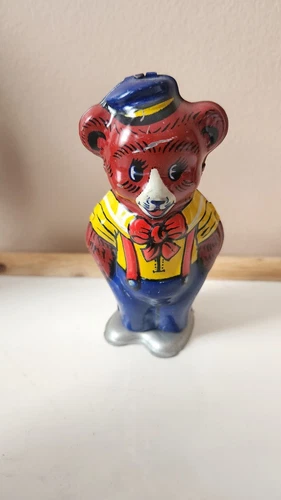 NICE VINTAGE J. CHEIN  1940'S TIN LITHO WIND UP WADDLING BEAR