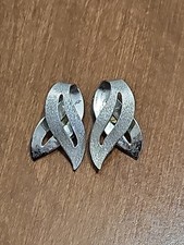 Vintage Sara COV clip on earrings/ SIGNED 