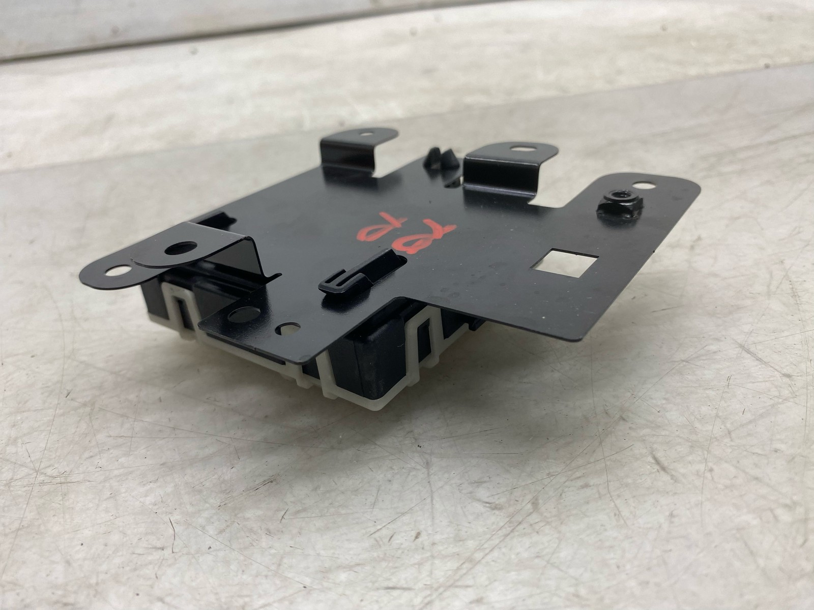 2020-2025 ASTON MARTIN DBX RIGHT REAR DOOR CONTROL MODULE UNIT 1679004811 OEM