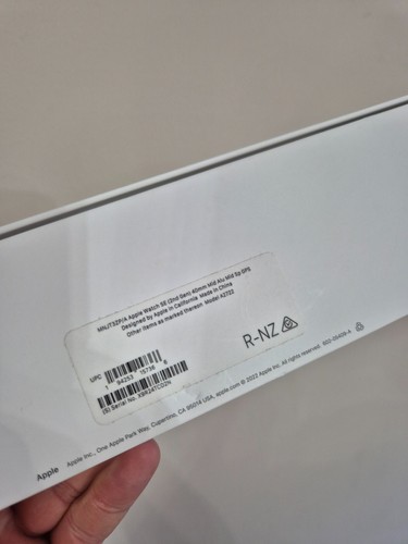 Superb Boxed Apple Watch SE 2nd Gen A2722 GPS Smart Watch - 40mm Midnight Black - Photo 8 sur 8