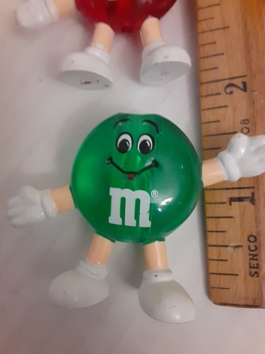 Vintage M & M Hard Plastic Figurines 1.5" Lot Of 80 Red Green Yellow Orange - Picture 7 of 13