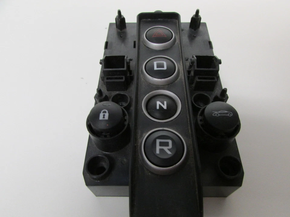 Блок управления обратной кнопкой Mclaren MP4-12C, б/у, P/N 11M1245CP.01 - Изображение 2 из 4