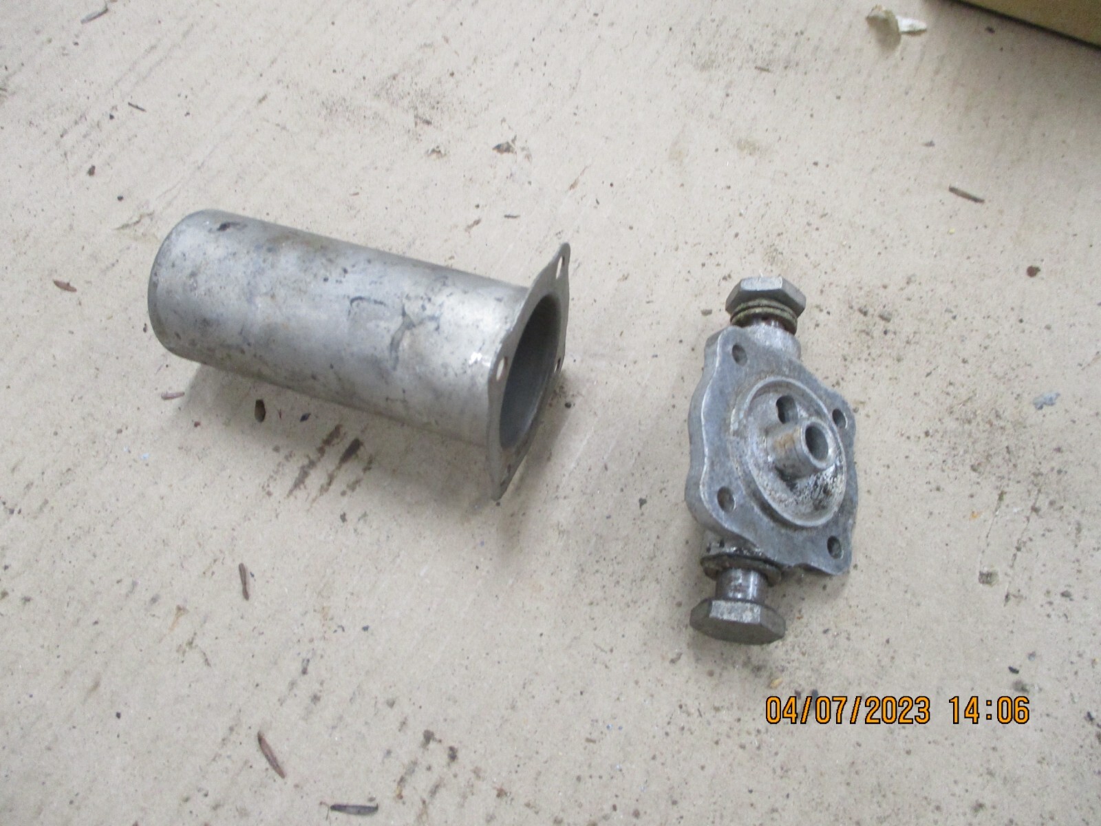 V12 Rolls Royce Phantom PIII Filter Housing ?