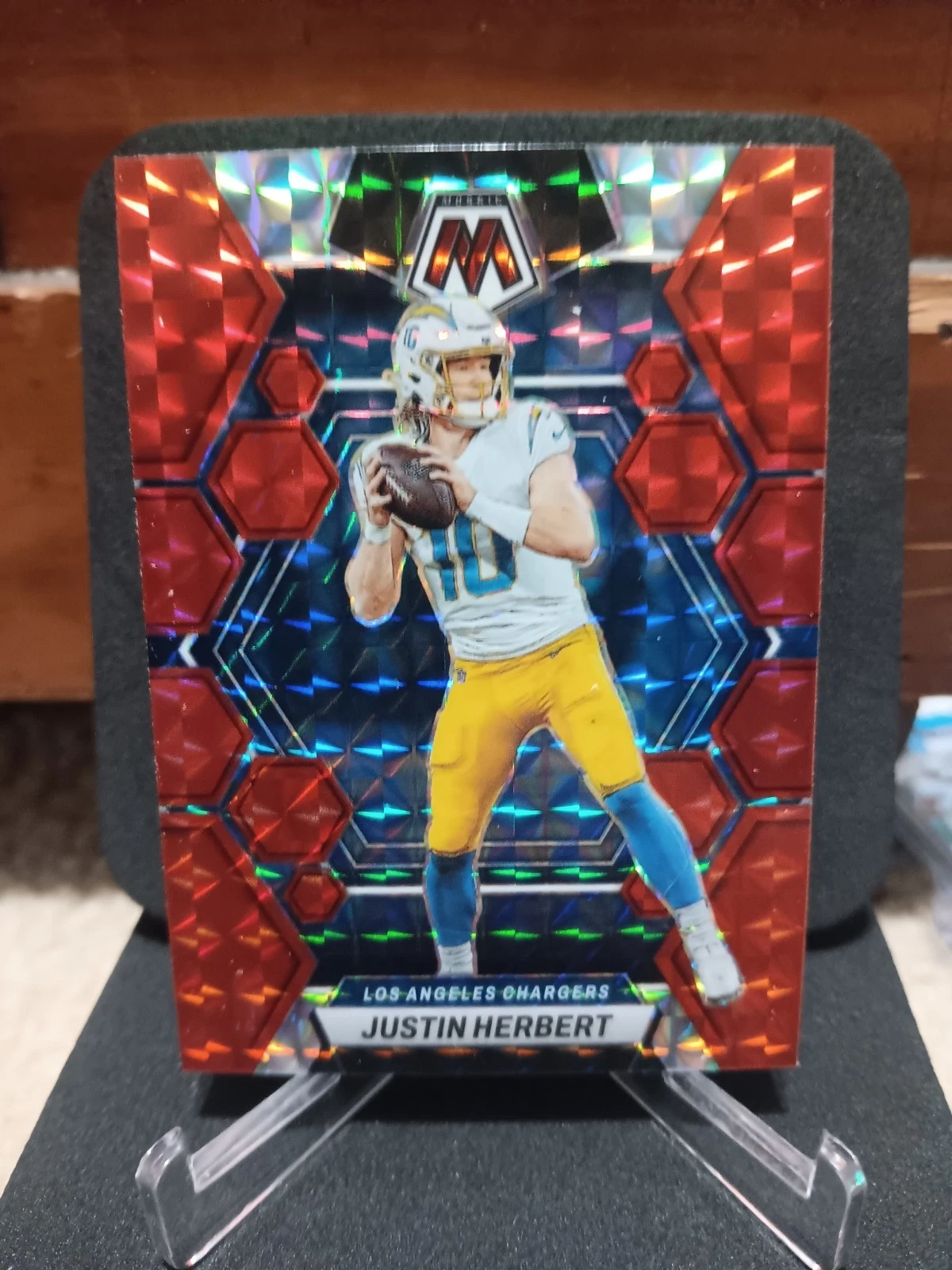 2023 panini mosaic Justin Herbert red prizm SP #127 Chargers