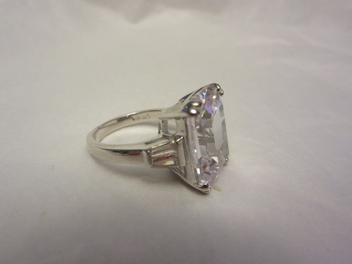 MELANIA TRUMP Ring Melania Timepieces & Jewelry 2009 in Box w/ Paperwork & Pouch - Picture 8 of 10