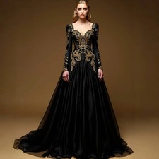 Vintage Black Evening Dresses Long Sleeves Gold Lace Applique Beaded Party Gowns