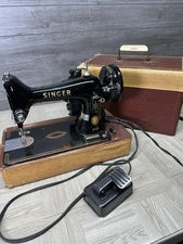 Vintage Singer 99K Sewing Machine with Foot Pedal, Light & Case - Tested Working