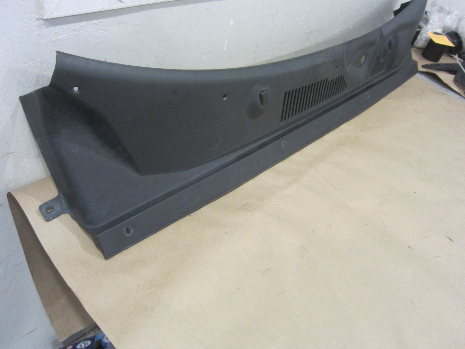 Maserati 4200 - Front Central Under Windshield Cowl - P/N  66365800