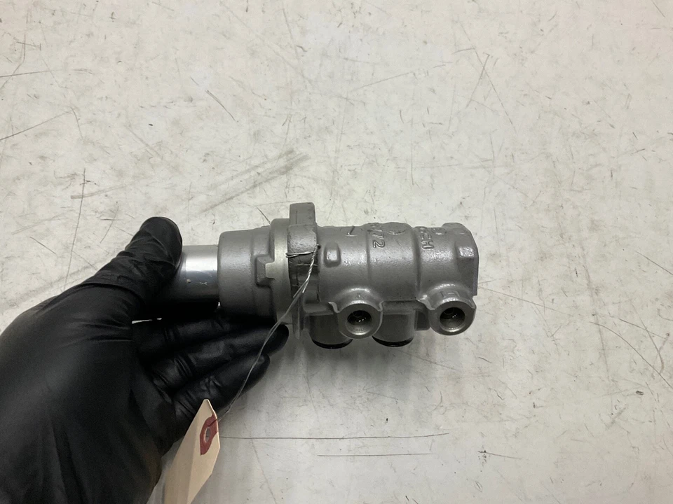 Cilindro maestro INFINITI Q70L 14 15 16 Foto 4 de 4