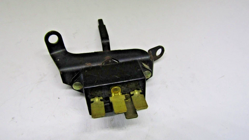 INTERRUPTOR VENTANA PUERTA TRASERA FORD D3AB-14529-AA 73-1977 GALAXIE COUNTRY SQUIRE WAGON Foto 4 de 4