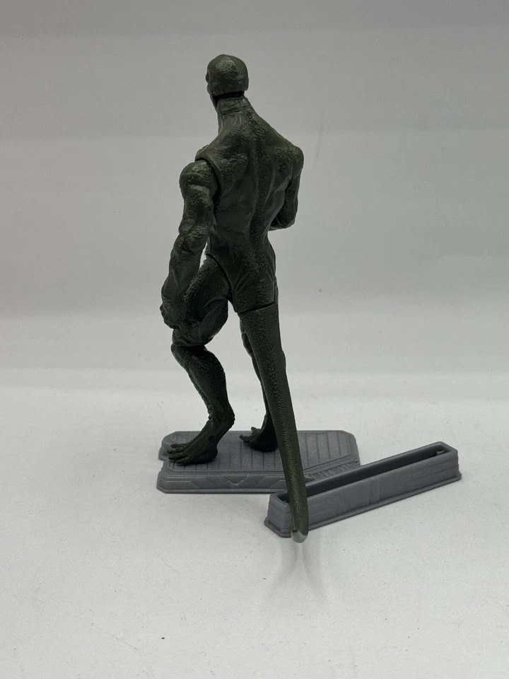 Figura de acción Marvel Universe 3.75 Amazing Spider-Man Lizard 2011 Foto 3 de 4