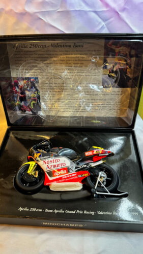 MINICHAMPS SET MOTO + FIGURA 1:12 V ROSSI -APRILIA 250C MODELLO ASSEN 1998 - Foto 2 di 7
