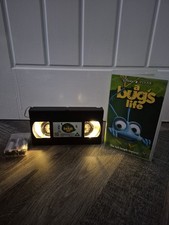 Produktbild - Disney Pixar Bugs Life Handmade VHS LED Lampe mit Box Wohndeko Geschenk selten Retro