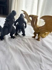 Godzilla and King Ghidorah Figure 3-Figure Set