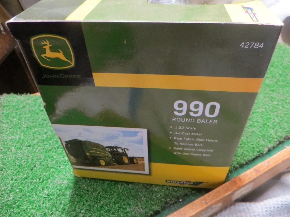 BRITAINS JOHN DEERE LARGE ROUND 990 HAY BALER 42784 1/32 MIB - Image 4 of 4