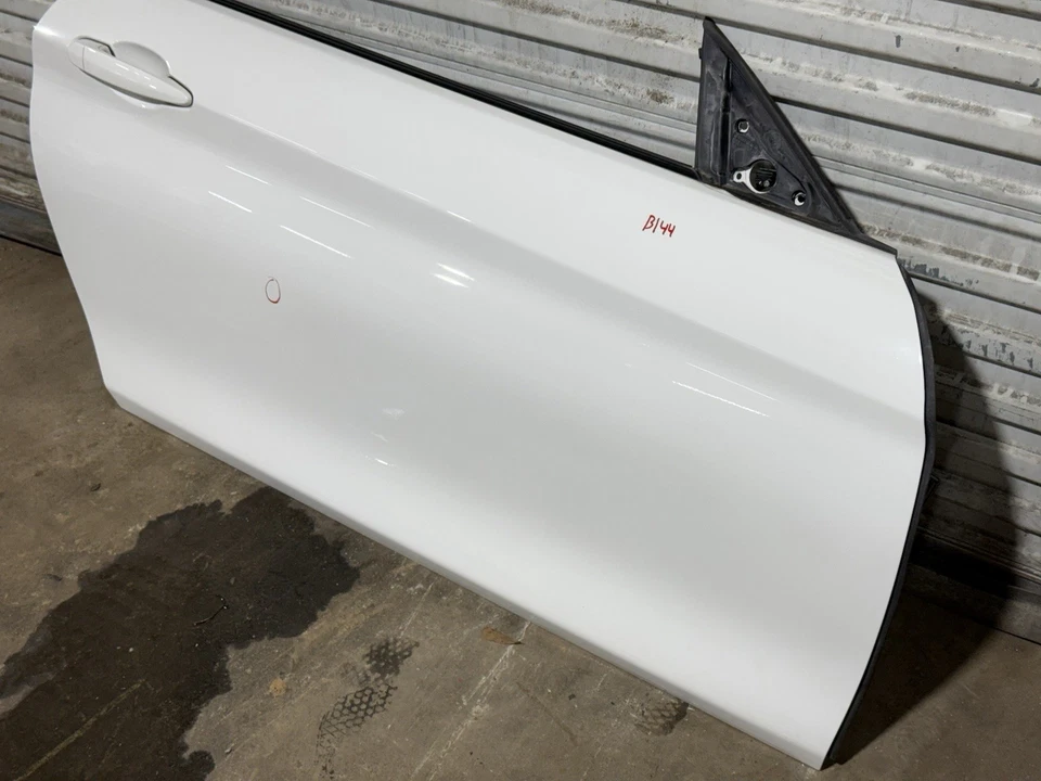 14-20 宝马 F32 F82 M4 前乘客右门壳板带玻璃白色 300 — 第 4/4 张图片