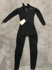 Quicksilver Size 14 Boys Black Zip Wetsuit. 220 MSRP 