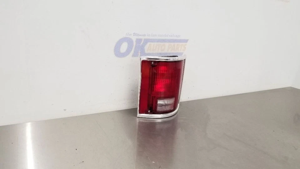 89 雪佛兰 K5 BLAZER 尾灯组件右乘客 — 第 4/4 张图片