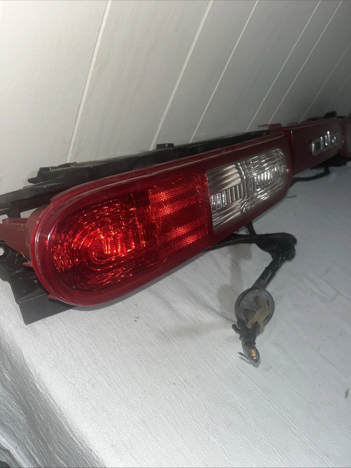 Luces traseras Nissan Cube 2009-14 OEM, reflector de decoración con fijación Foto 2 de 4