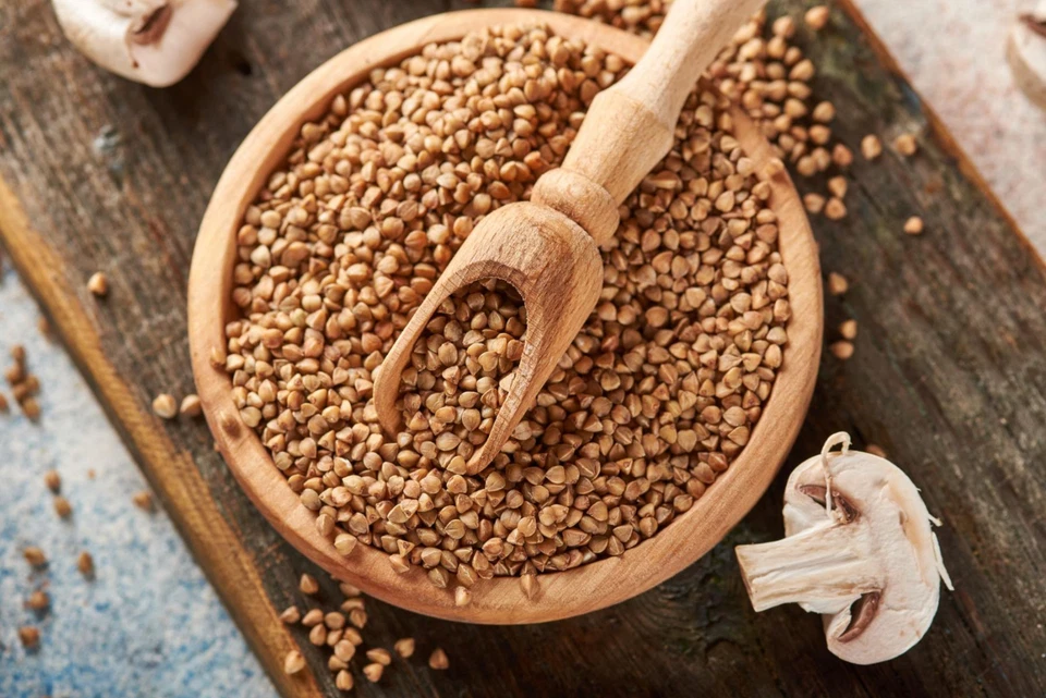 Groats de trigo sarraceno premium ZERNOVITA * Гречка* Каша Гречана* 1 kg-2,2 lb Foto 3 de 4