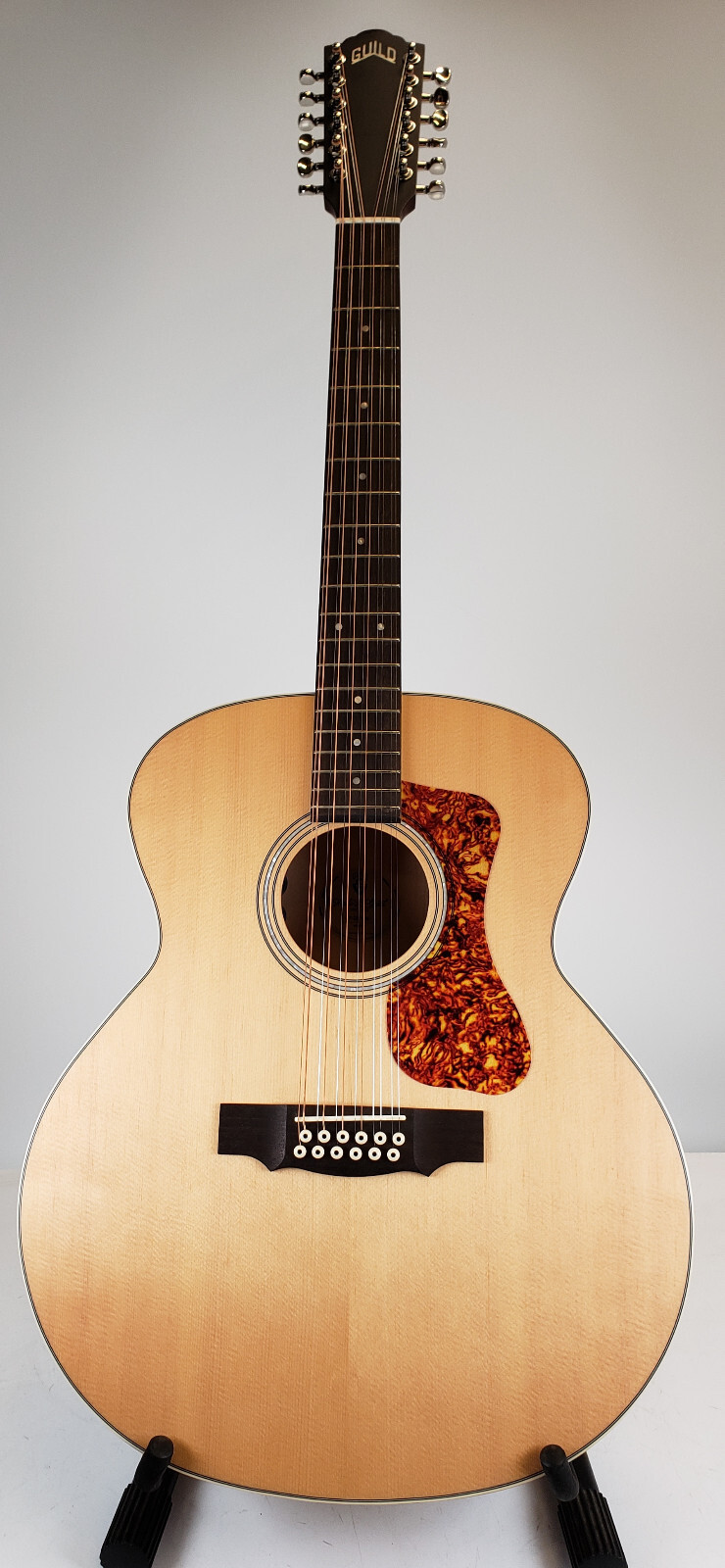 Guild F2512E Maple, 12String AcousticElectric Guitar Natural