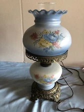 VINTAGE Accurate Casting Blue Floral Gone with the Wind Hurricane Lamp WORKS