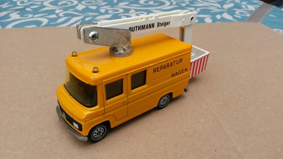 Siku 2219 – Mercedes 406 Reparaturwagen