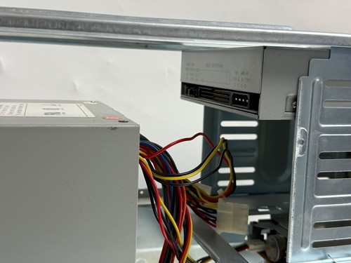 Vintage Beige ATPC case w/ floppy, CD drive, and 250W PSU - Afbeelding 13 van 15