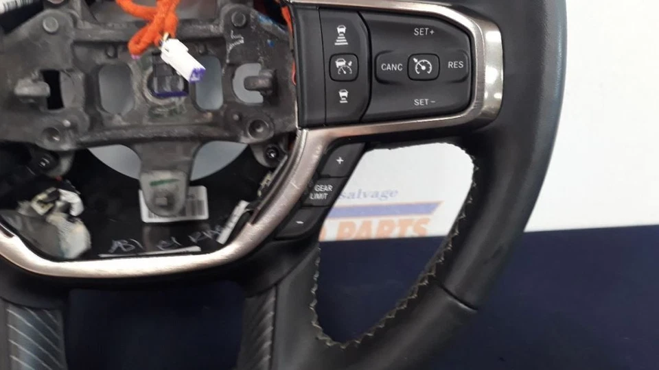 19 DODGE RAM 1500 ОГРАНИЧЕННОЕ РУЛЕВОЕ КОЛЕСО ЧЕРНАЯ КОЖА ТЕКСТУРА ДЕРЕВА С ЭЛЕМЕНТАМИ УПРАВЛЕНИЯ - Изображение 4 из 4