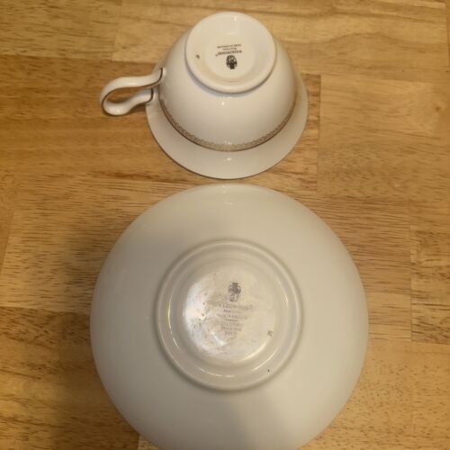 Seltene Wedgwood Columbia Blau & Gold Pfingstrose Fuß Teetasse & Untertasse R4509 - Bild 4 von 4