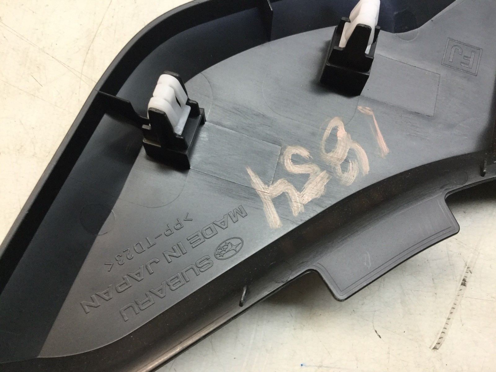 1316 SUBARU CROSSTREK DASH DASHBOARD RIGHT END TRIM COVER PANEL CAP