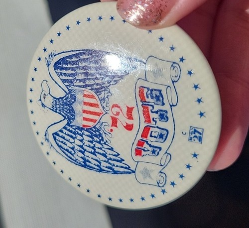 Vintage 1972 '72 Vote Button Bald Eagle Nixon/McGovern Election 2.25" - Picture 3 of 3