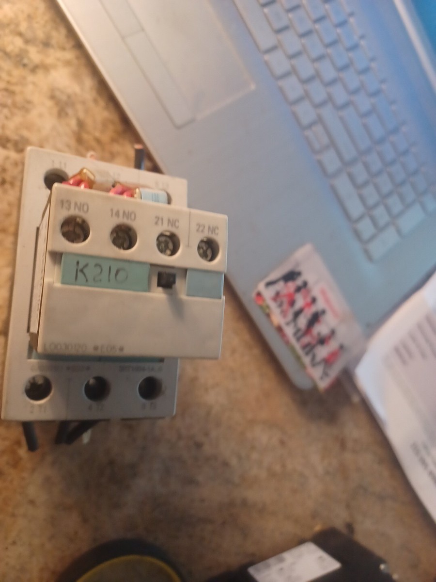 Siemens 3RT 1034-1BB4 Contactor 3ZX1012-0RT03-1AA1 600VAC 3 Pole